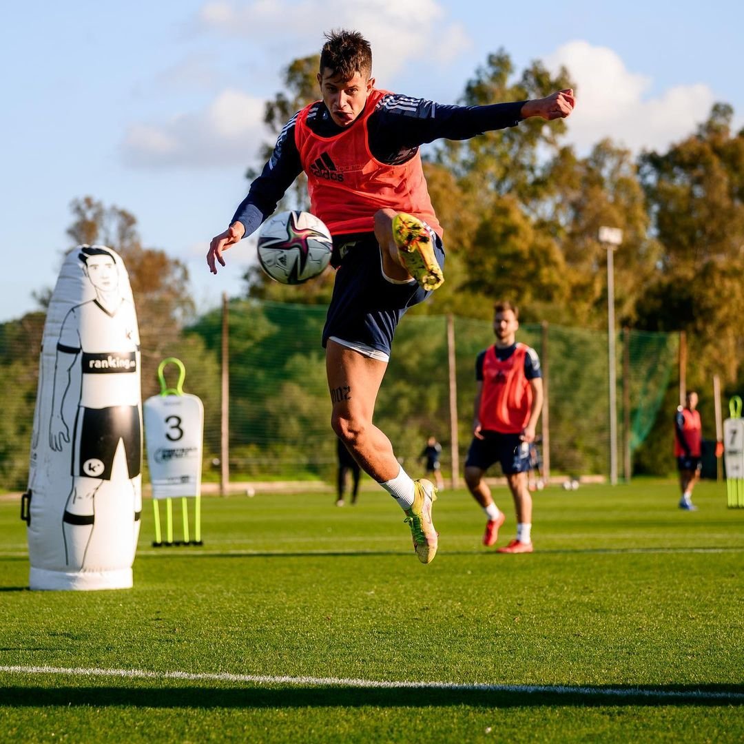 ? Fotogalerii z prvních tréninků najdete u nás na webu! A můžeme prozradit, že se dočkáte i dalšího Buď v týmu. ? #acsparta